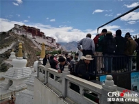 第五届藏博会举行时 旅游市场火热游人纷至沓来（组图）