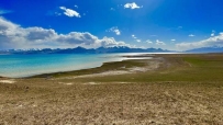 289架包机冲刺暑期旅游高峰，去边远小众目标地，50+照旧这种观光方式更省心
