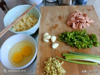 寻找美食20：家常蛋炒饭