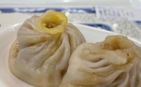 美食DIY丨自制秋日的第一份蟹粉小笼包