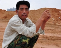 陕西农夫睡着之后失落，醒来发现飞到了外地，40年后本相浮出水面