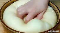 面粉里加2个鸡蛋，教你做创意美食，3分钟一锅，比包子简单又好吃